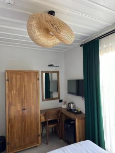 Folia Cunda By Leone