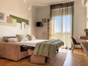 Homeby - Washington Studio Apartment