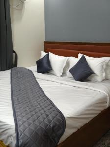 GSILVER HOTELS PERUMBAKKAM - Budget Classic Rooms Near Sholinganallur OMR