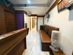 GSILVER HOTELS PERUMBAKKAM - Budget Classic Rooms Near Sholinganallur OMR