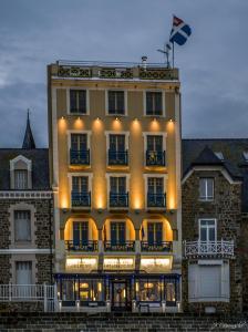 Hotels Ambassadeurs Logis Hotel : photos des chambres