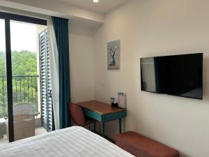 The Sunset Seaview Phu Quoc Apartments