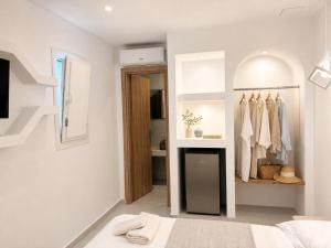 Fira Town Spot Rooms