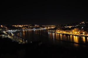 Superb balcony over Porto city center & river