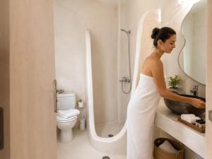 Santorini Cave Family Rooms