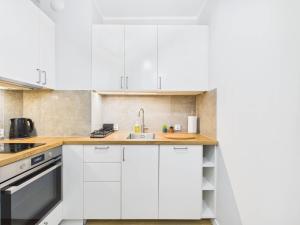 SuperApart Prymasa 1000-lecia 6a, Hidden Gem - Ideal for Relaxation & Escapes