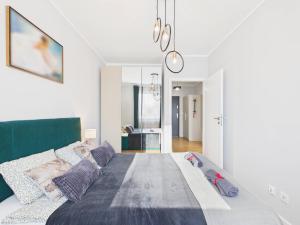 SuperApart Prymasa 1000-lecia 6a, Hidden Gem - Ideal for Relaxation & Escapes