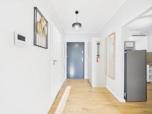 SuperApart Prymasa 1000-lecia 6a, Hidden Gem - Ideal for Relaxation & Escapes