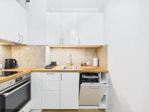 SuperApart Prymasa 1000-lecia 6a, Hidden Gem - Ideal for Relaxation & Escapes