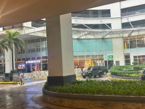 Amigos place in San Lorenzo makati 12-J near airport,mall