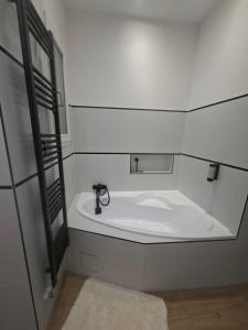 Clear 1 Apartment