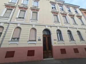 Clear 1 Apartment