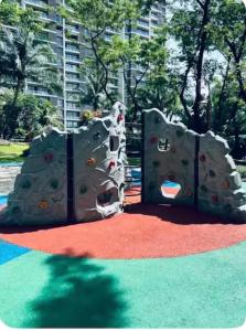 Apartment Sky House BSD with Smart TV 43 inch Near AEONMALL,ICE,The Breeze by Kyoto Serenity