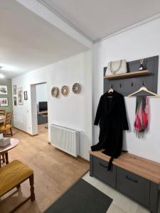 Mezzanine 25 - Spacious home in Old Town