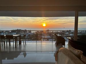 Sea La Vie Ocean-View 2BR (SLVK)