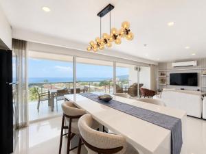 Sea La Vie Ocean-View 2BR (SLVK)