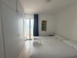 WELCS APARTAMENTO 439 EMP con vistas al mar