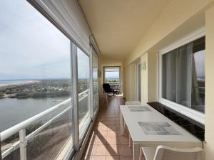 WELCS APARTAMENTO 439 EMP con vistas al mar