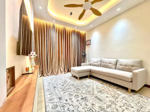 Aisy Homestay Pantai Batu Buruk