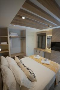 Leos Apartments Brand-New Boho Chic Apartment