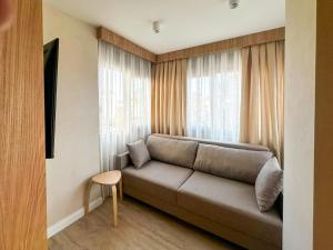 Leos Apartments Brand-New Boho Chic Apartment