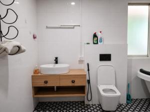 Shalom Homestay Cozy AC Home & Open Lawn