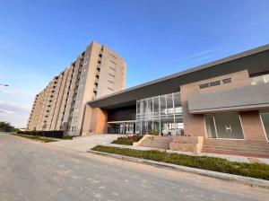 Modern & luxury 2 bedroom apartment AC Parking