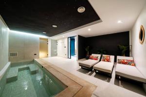 Marrakech 4-Bedroom Villa with Indoor and Outdoor Pools