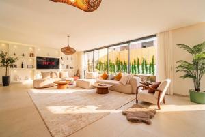 Marrakech 4-Bedroom Villa with Indoor and Outdoor Pools