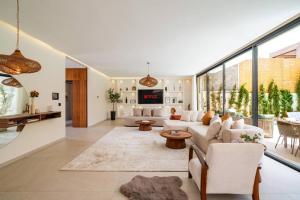 Marrakech 4-Bedroom Villa with Indoor and Outdoor Pools