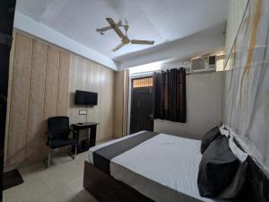 Dollar hotel