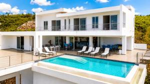 Luxury 4BR Villa with Private Pool and Panoramic Ocean Views
