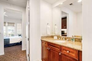 Studio En-Suite with Kitchenette -Private Patio