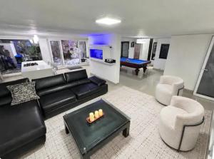 Espacioso apartamento con jacuzzi y mesa de billar