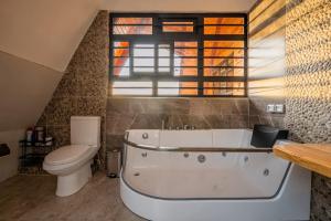 4 Bedroom Executive A-Frame Cabin- Nanyuki