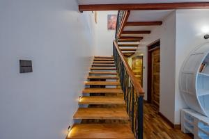 4 Bedroom Executive A-Frame Cabin- Nanyuki