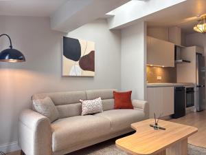 Skylit 1BR with terrace near Galataport