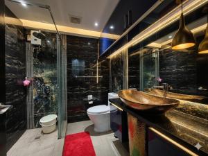 Luxury 1 BR Suite Near NAIA