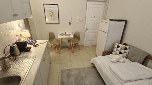 Polyxenis apartment