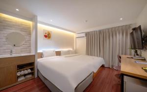 Busan Suyeong Bomnal