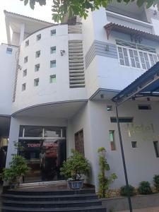 Tony Hotel