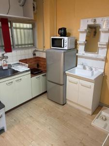 大阪心斎橋、道頓堀まで徒歩圏内の広々2部屋、グループに最適