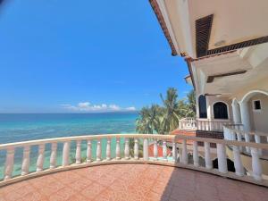 Casaroyal Beachfront Siquijor
