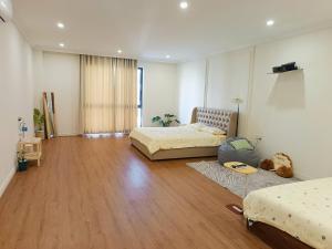 Thuê tháng giá tốt - Thuê nguyên căn 3 phòng ngủ - 4 giường lớn- 1 bếp ở Vũ Yên