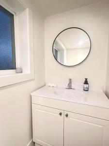 Two bedroom suit with private entrance in Tsawwassen near Ferry