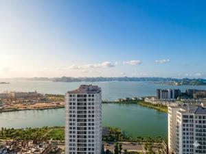 Cozy High-Floor Sea View Studio - Ha Long Bay