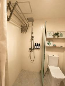 Amani Grand Resort, 1 BR, Near Mactan Airport, Hot shower, 4 pax