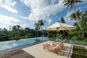 Supreme Villa 4BR Ubud Epic Pool Sunrise Canyon