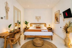 STUNNING 2BR BOHO-TROPICAL VILLA IN PERERENAN - FULLY Furnished !!!