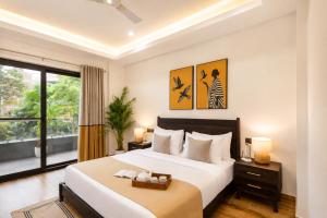 The Golf Course Residency by The Blue Kite , 3 & 2BHK Apt with Fully Equipped Kitchen, Wifi & Balcony Near Golf Course Rd & Medanta Hospital